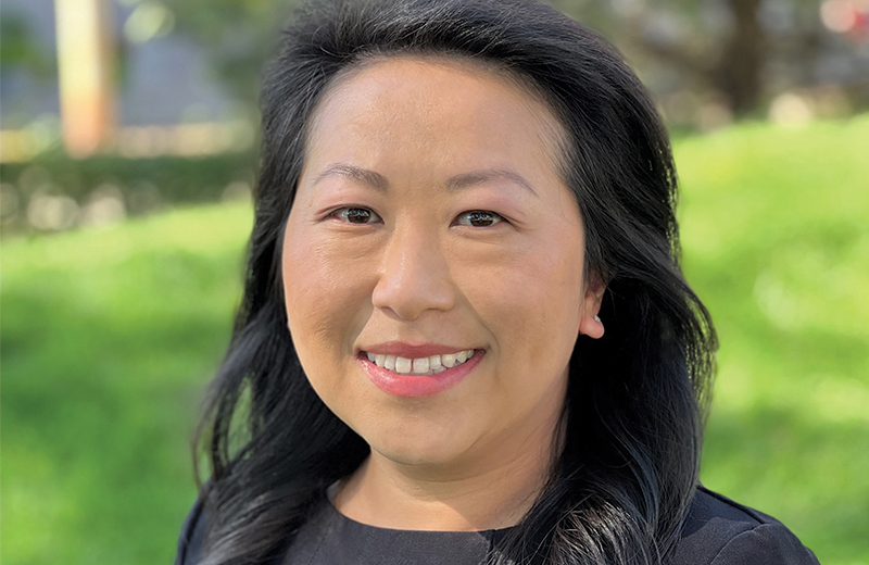 maisue thao outside