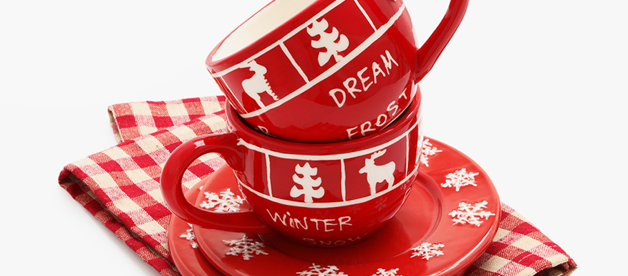 Holiday cups, plates and napkins that are reusable